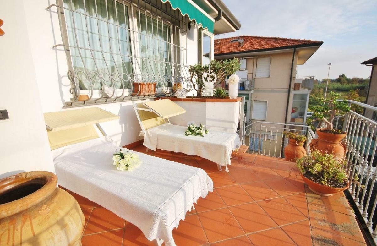 Raffinato Attico Vicino Al Mare Con Solarium Lido Di Camaiore Zewnętrze zdjęcie