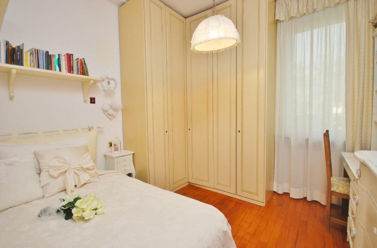 Raffinato Attico Vicino Al Mare Con Solarium Lido Di Camaiore Zewnętrze zdjęcie
