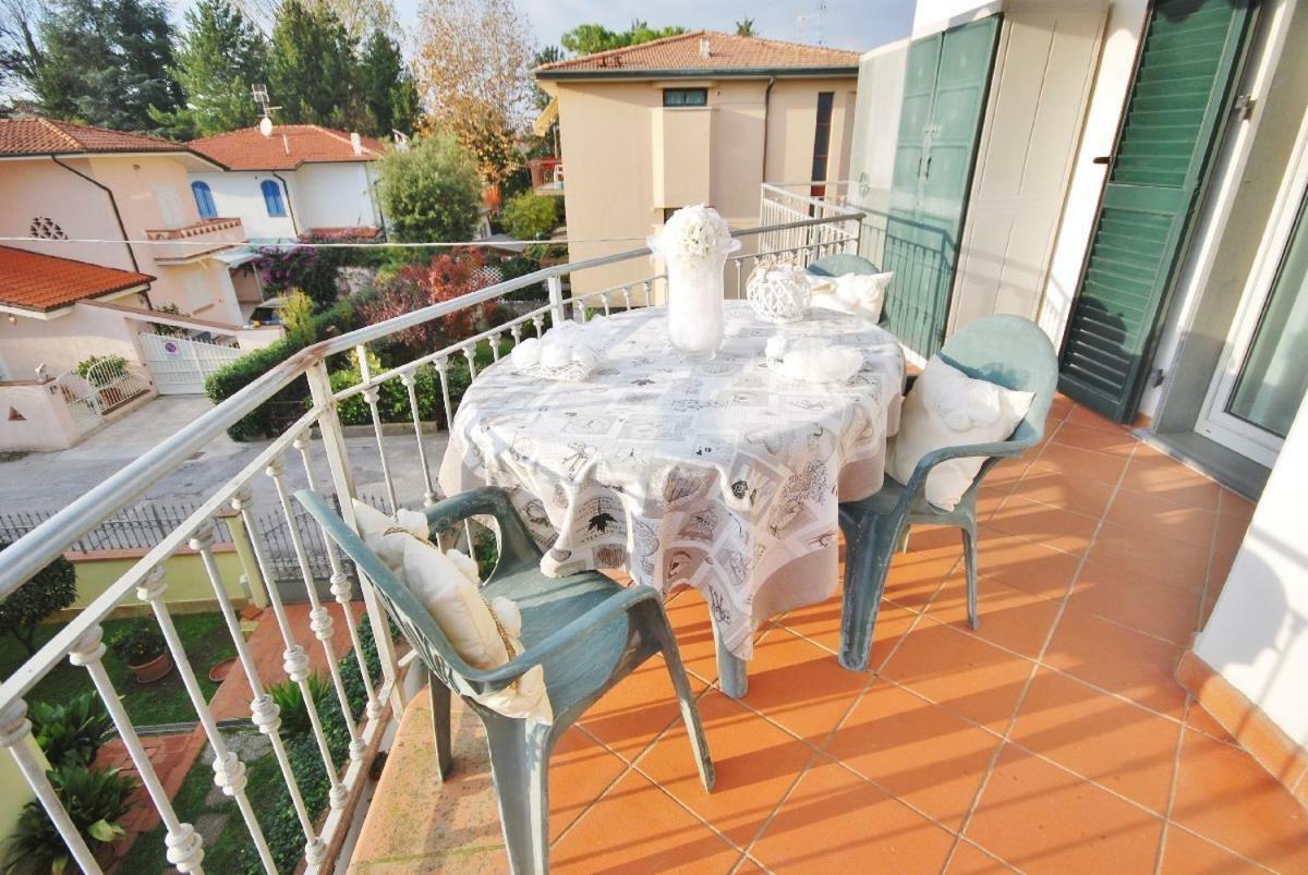 Raffinato Attico Vicino Al Mare Con Solarium Lido Di Camaiore Zewnętrze zdjęcie