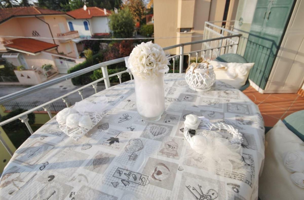 Raffinato Attico Vicino Al Mare Con Solarium Lido Di Camaiore Zewnętrze zdjęcie