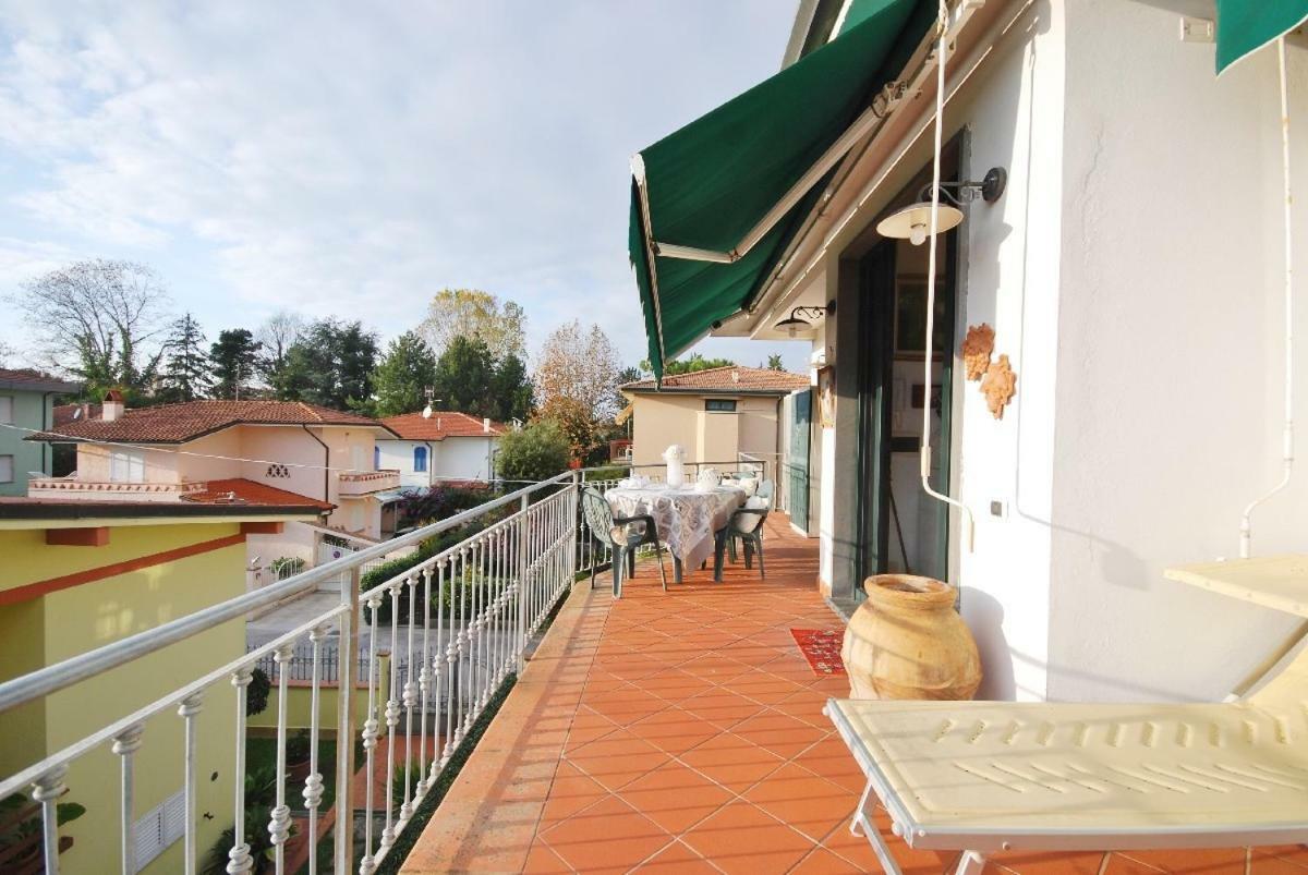 Raffinato Attico Vicino Al Mare Con Solarium Lido Di Camaiore Zewnętrze zdjęcie