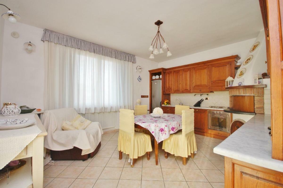 Raffinato Attico Vicino Al Mare Con Solarium Lido Di Camaiore Zewnętrze zdjęcie