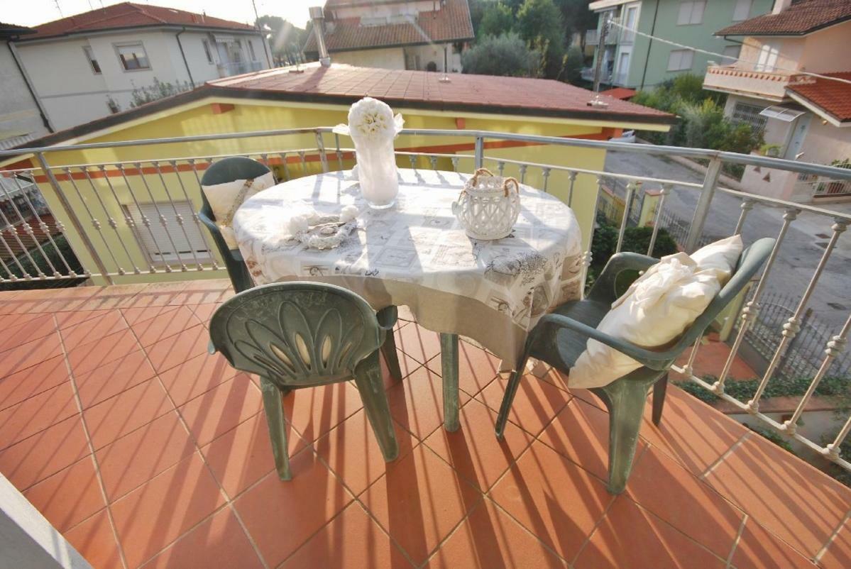 Raffinato Attico Vicino Al Mare Con Solarium Lido Di Camaiore Zewnętrze zdjęcie