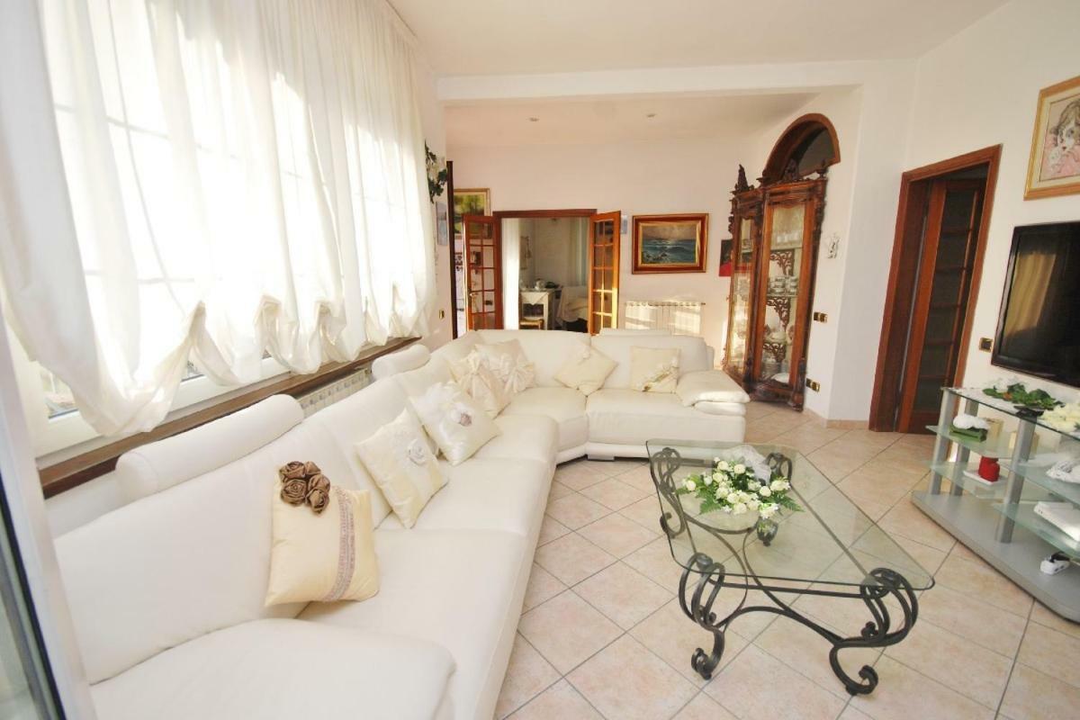 Raffinato Attico Vicino Al Mare Con Solarium Lido Di Camaiore Zewnętrze zdjęcie