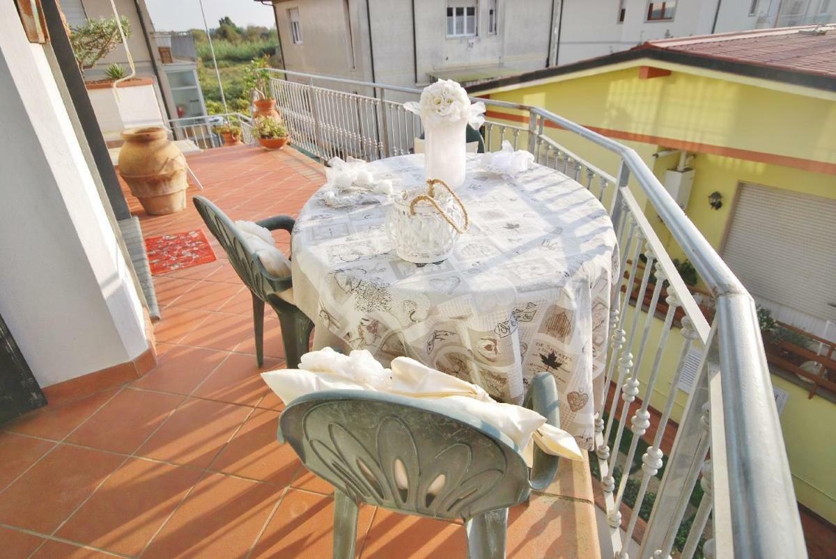 Raffinato Attico Vicino Al Mare Con Solarium Lido Di Camaiore Zewnętrze zdjęcie